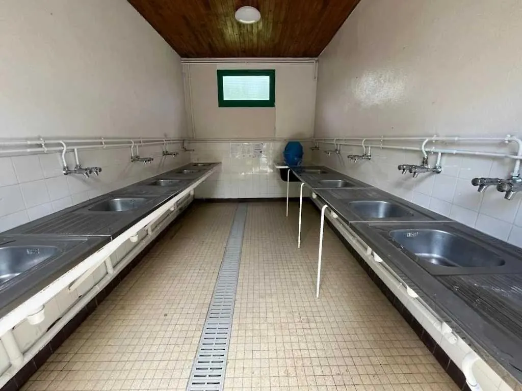 Camping 3 Etoiles - Piscine - Eeiifb Tauves 0*,
