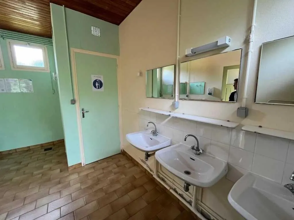 Camping 3 Etoiles - Piscine - Eeiifb Tauves