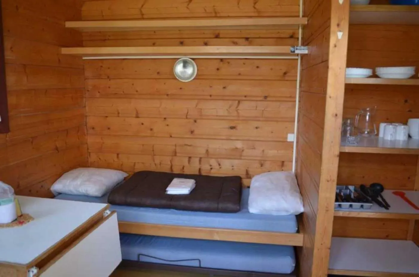 Camping 3 Etoiles - Piscine - Eeiifb Tauves 营地