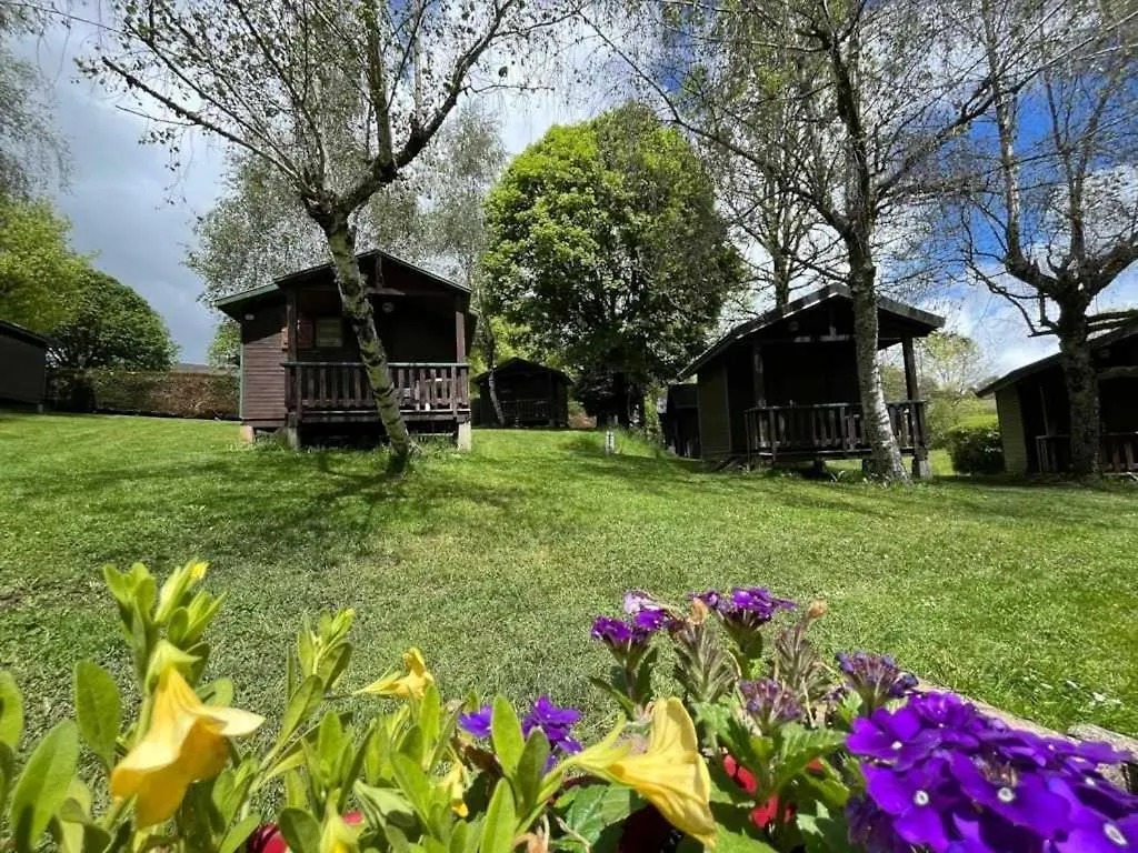 Camping 3 Etoiles - Piscine - Eeiifb Tauves