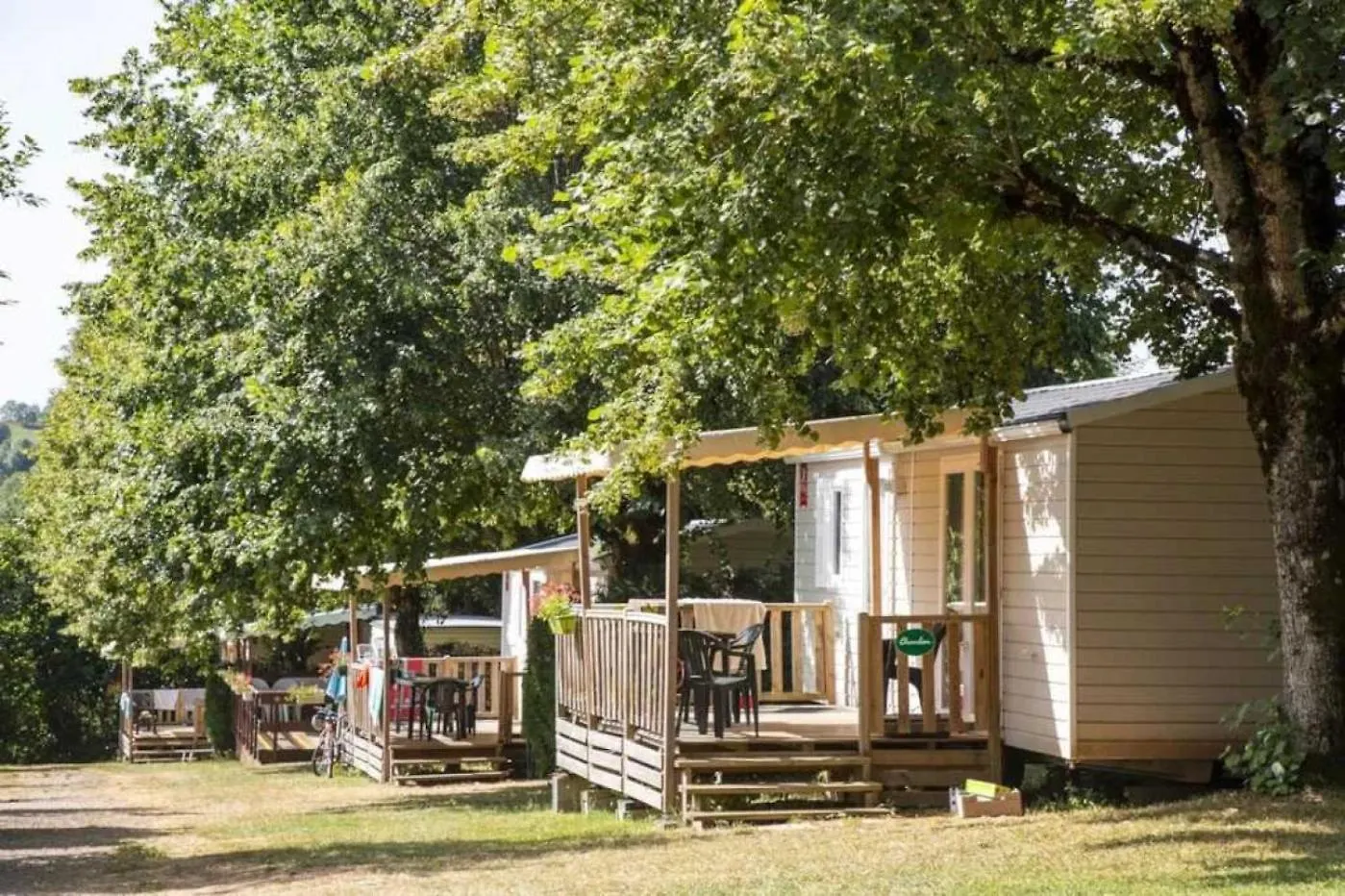Camping 3 Etoiles - Piscine - Eeiifb Tauves