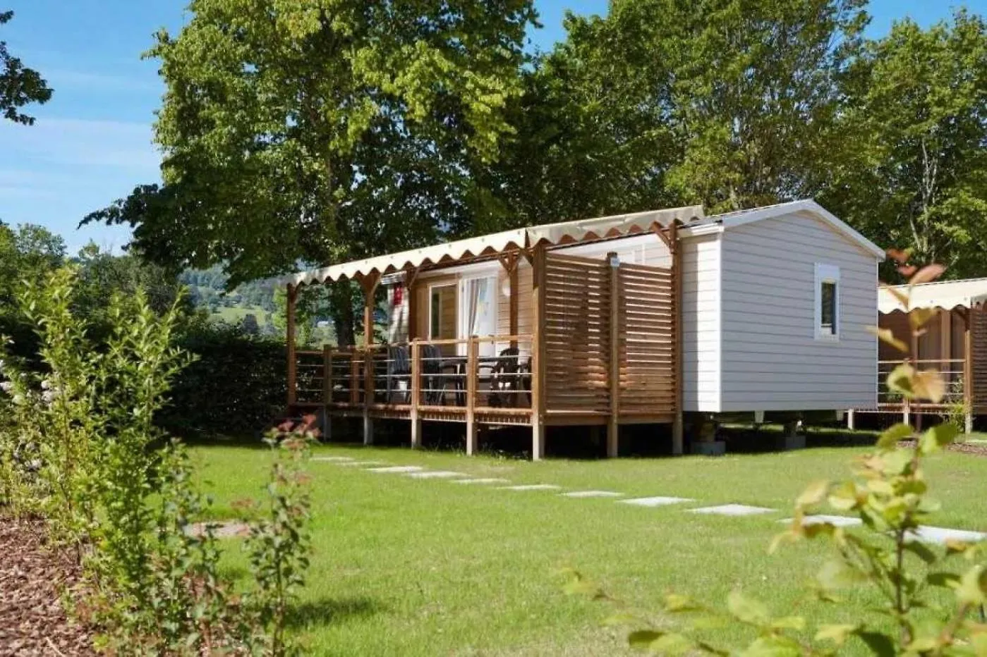 Camping 3 Etoiles - Piscine - Eeiifb Tauves