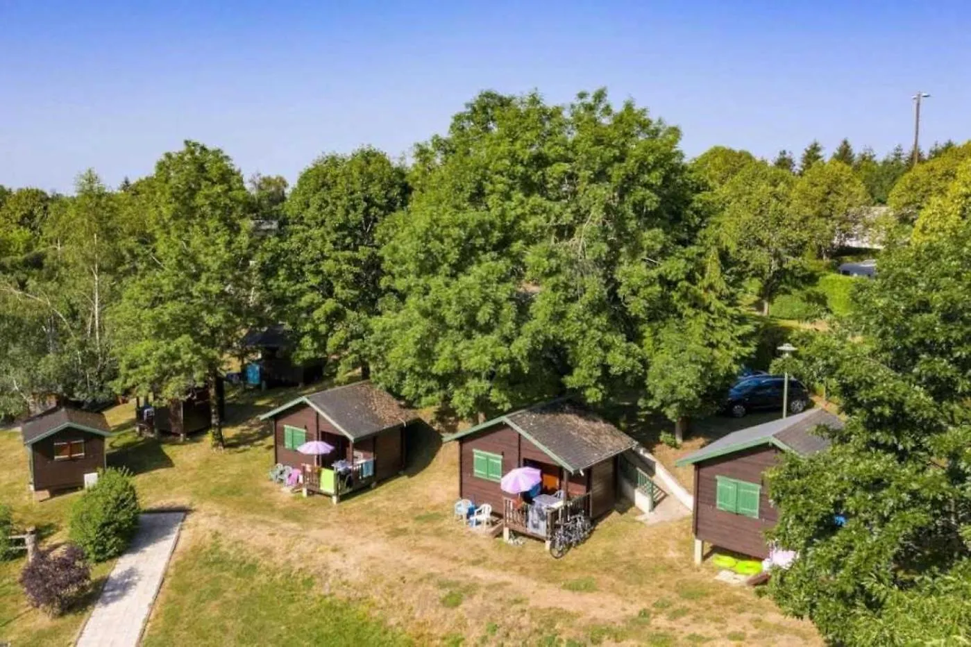 Camping 3 Etoiles - Piscine - Eeiifb Tauves